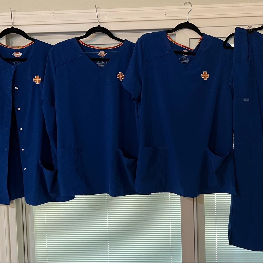 5-pc group: Nurse Scrubs Dickies Stretch EDS Essentials Size XL. $45 LOW PRICE